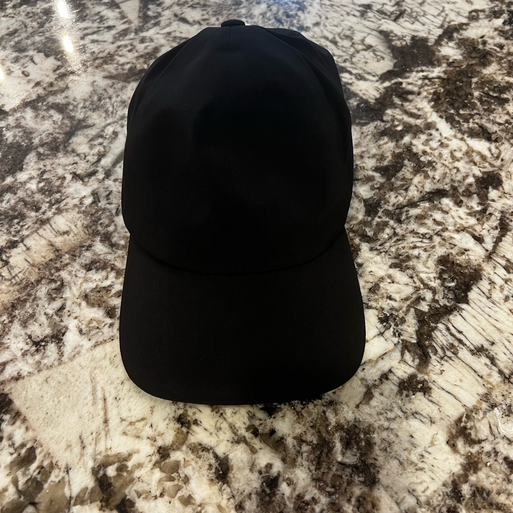 Lululemon Athletica Sleek Black Cap